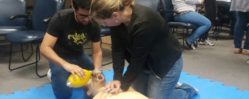 Pós em Enfermagem Intensiva utiliza atividades práticas, para um maior dinamismo nas aulas