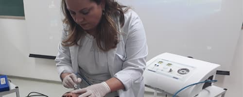 Aulas práticas de Fisioterapia Dermatofuncional capacitam profissionais 