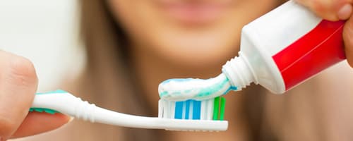 Cuide da sua escova de dentes e evite infecções 