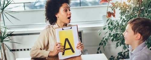 Mercado de trabalho e atuação do profissional especializado em Fonoaudiologia