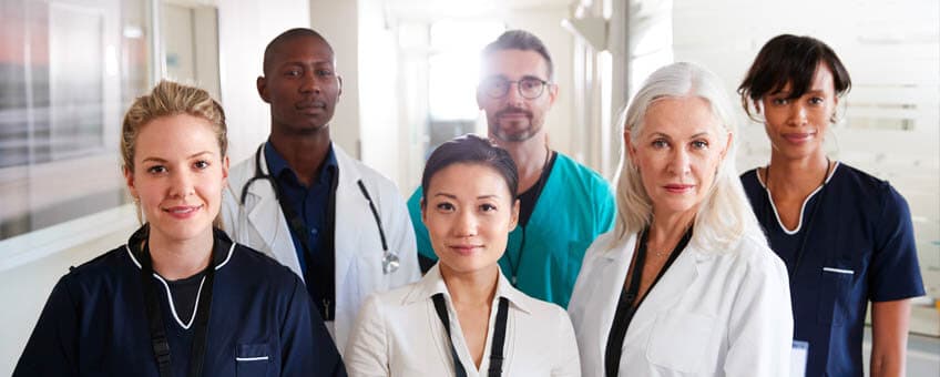 Conheça o dia a dia e a atuação de profissionais especializados em Saúde da Família