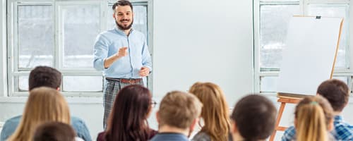 Pós Estácio aumenta ofertas de eventos presenciais gratuitos 