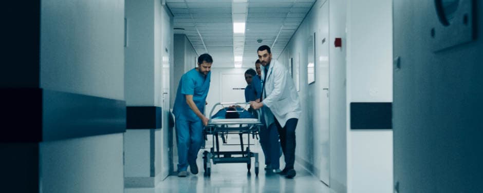 O trabalho e cuidado da enfermagem intensiva na UTI 