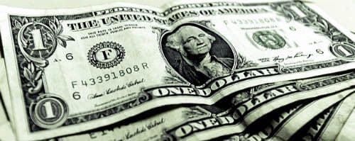Dólar fecha em maior alta de nove anos
