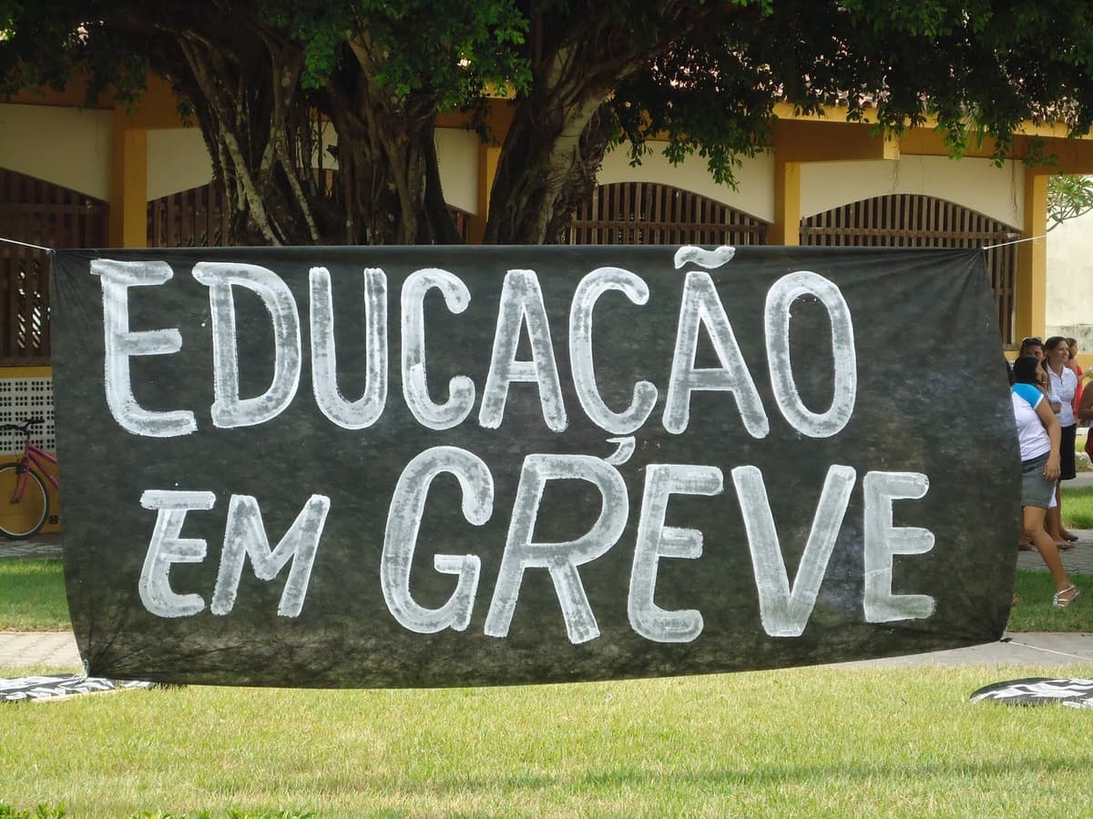 Professores continuam greve em São Paulo