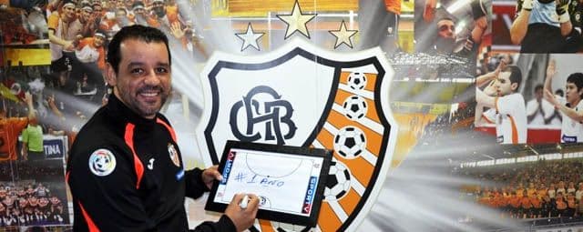 A Estácio recebe Treinador eleito 2 vezes o melhor Técnico da Liga Futsal